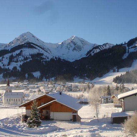 Auf Der Sonnenseite Apartment Schattwald Bagian luar foto