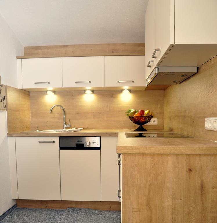 Auf Der Sonnenseite Apartment Schattwald Ruang foto
